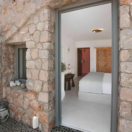 Adelante 88 * Akrotiri (Santorini)
