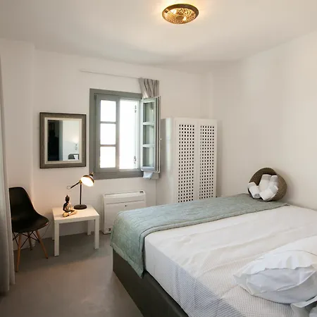 Adelante 88 * Akrotiri (Santorini)